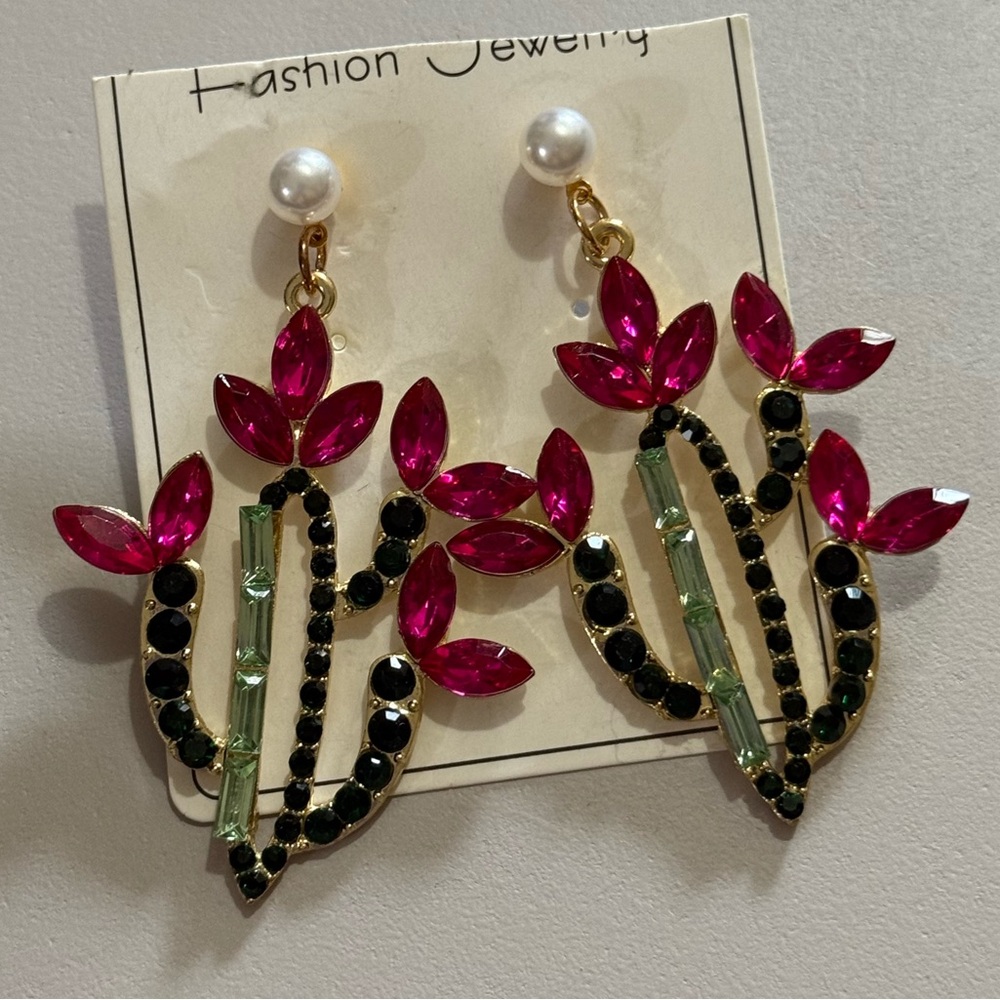 NWT Elegant Cactus Earrings